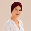 Turban de chimiothérapie bordeaux en coton porté par un mannequin de face