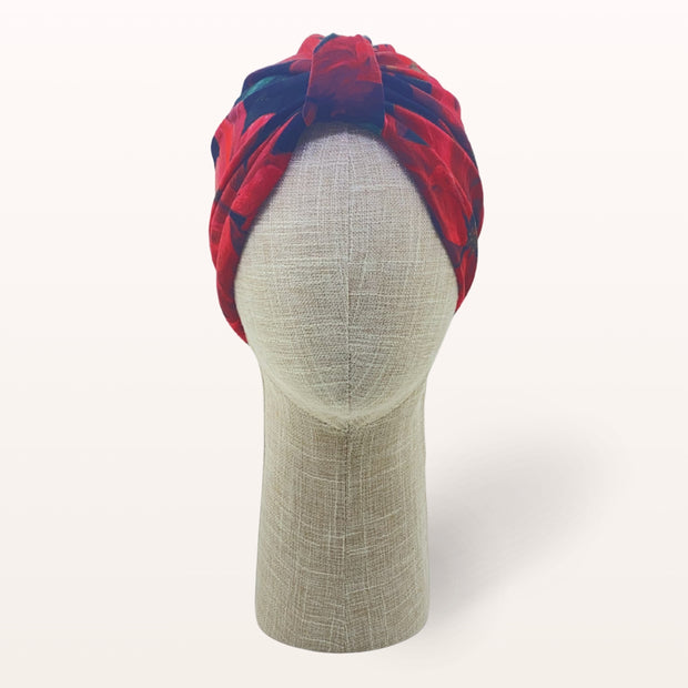 Turban de chimiothérapie Flora en coton doux à motif floral rouge et vert - vue de face