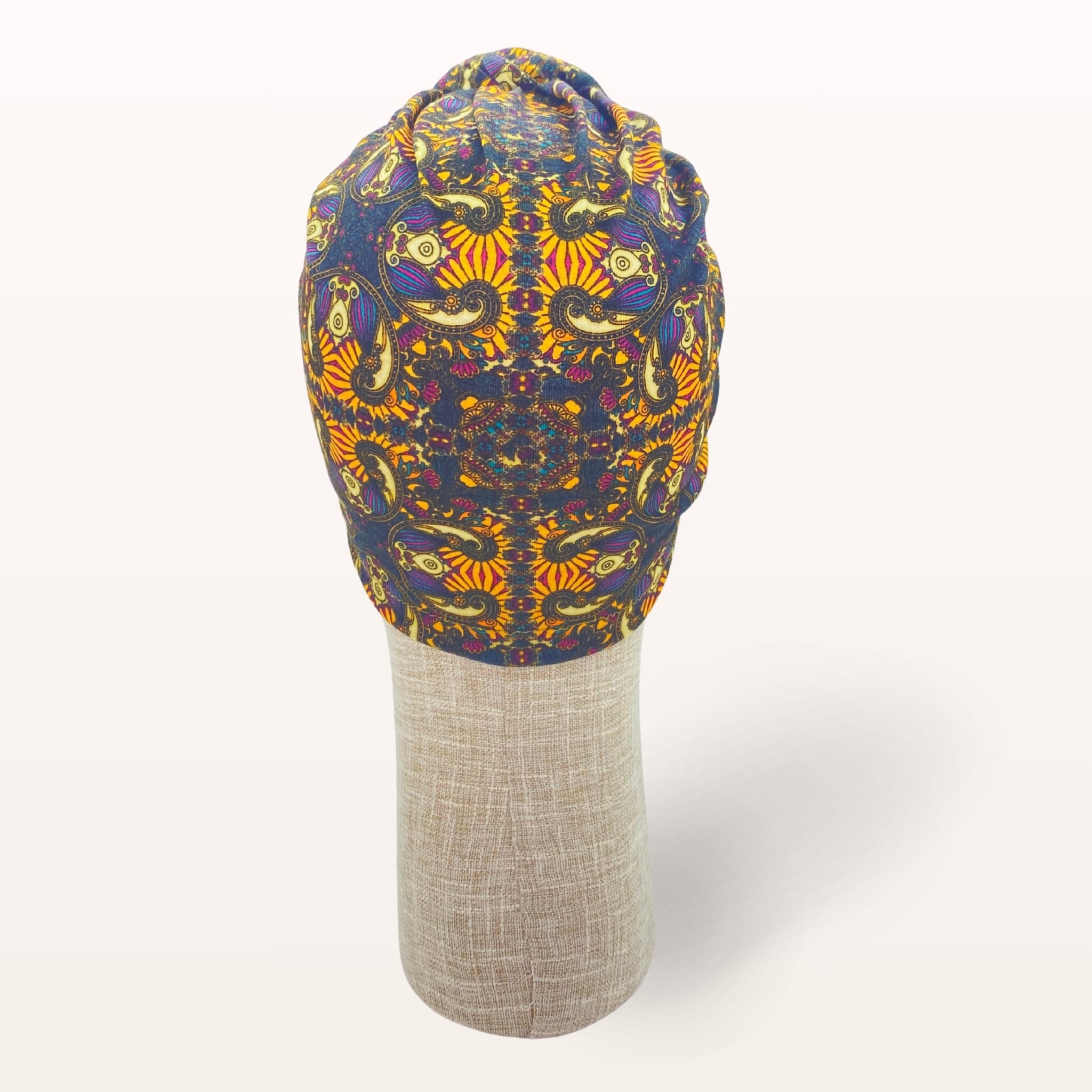 Turban de chimiothérapie Maëlya en coton doux à motifs - vue de dos
